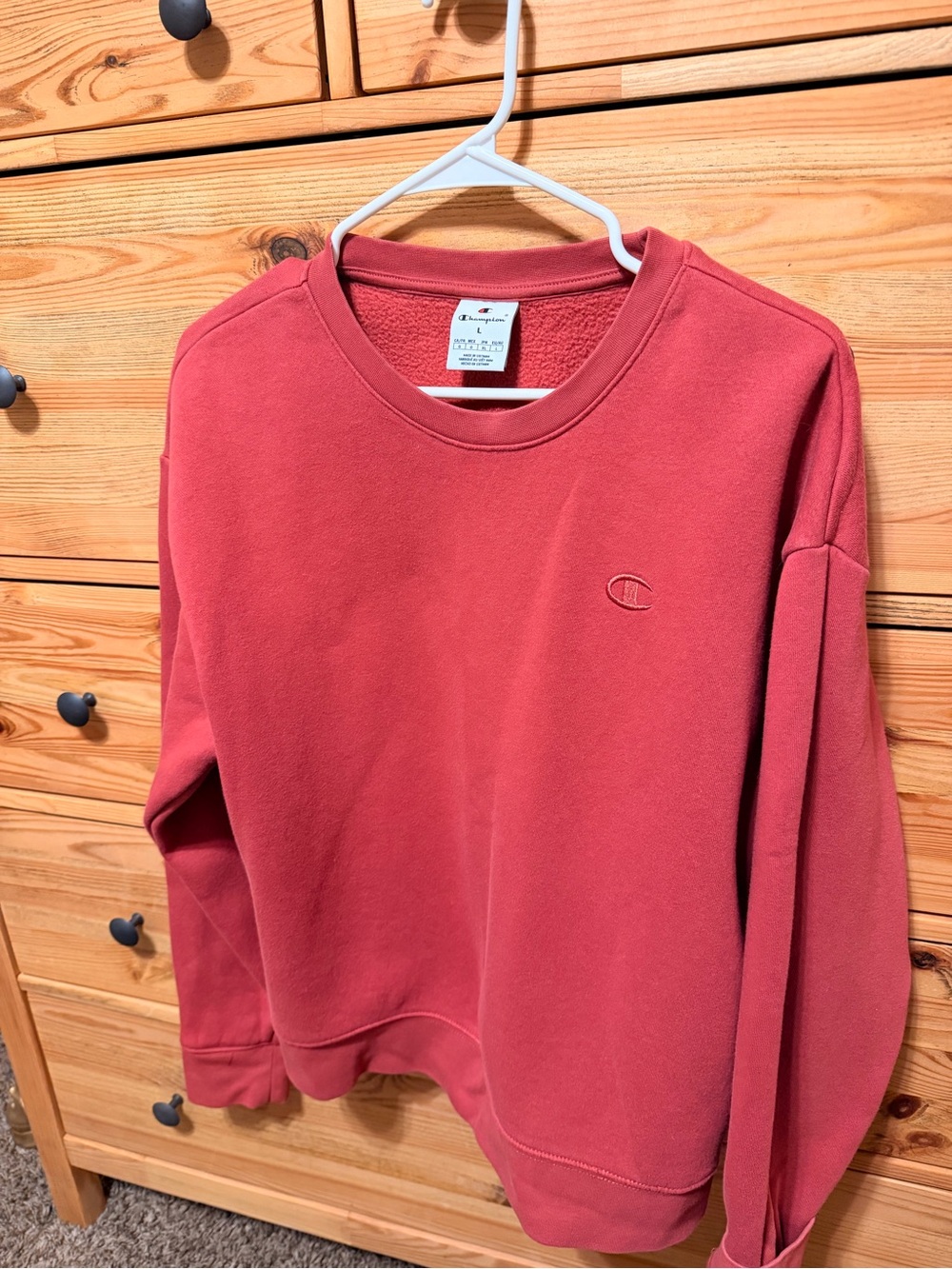 Champion women’s  Crewneck Sweatshirt in Dusty Red